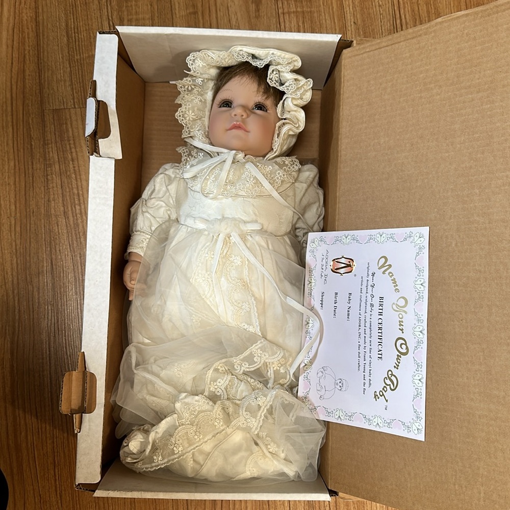 Adora Christening Doll (VINTAGE) - Picture 3 of 5